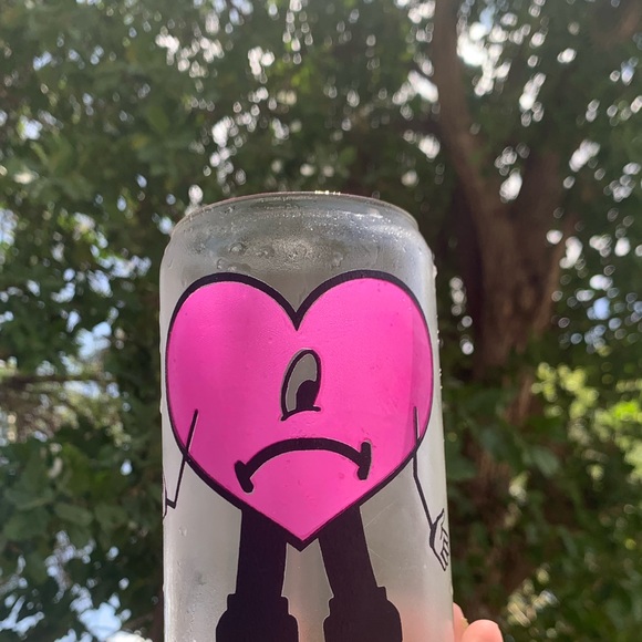 Bad bunny heart cup - Picture 4 of 5